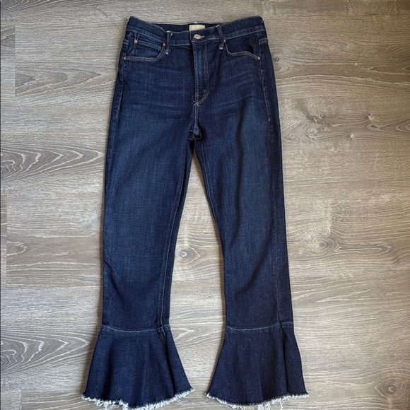 Mother Denim The Cha Cha Fray in Clean Sweep 27 - Picture 2 of 12